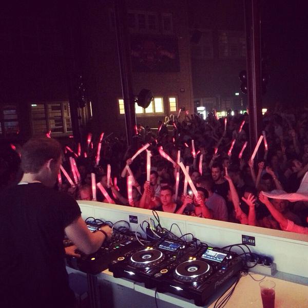 feddelegrand's tweet photo. Ow yes.. It's on!! #fedderocks #ADE14 http://t.co/l5EXe3V5eN