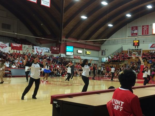 makoskoff's tweet photo. @UHa_Fenomena breaking it out! #Uharthawklife #HawkNationDomination http://t.co/rfyhQfSwT6