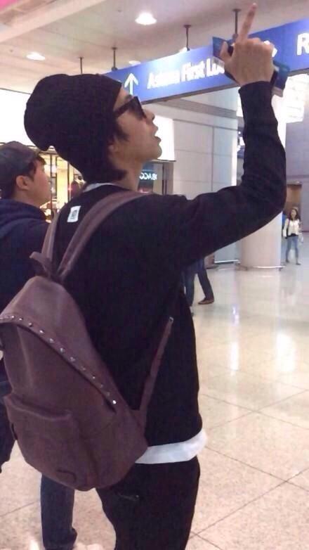 Yunbearthailand's tweet photo. 141018 Yunho at Airport today  😚💕cr.qingxin http://t.co/5qLl2CL9yG