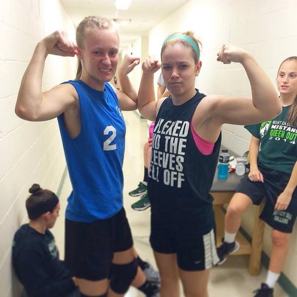 MOUNTIDAWBBALL's tweet photo. #flexinfriday with the squad before practice today. Suns out, guns out! #sisterhood #mustangcity #raisetheBAR #sis http://t.co/IsTKWeYmbP
