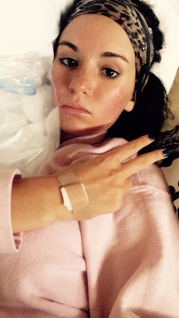 kittycat_krys's tweet photo. While everyone's having a good time tonight, I'm dead on me couch #turnup #fwisdomteeth http://t.co/ehfH32hPzp