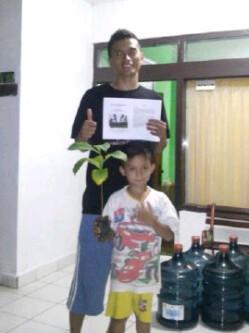 CV_GLM's tweet photo. #Delivery Bibit #Jatisolomon Pak Robby d Komplek SeskoTNI_AD Turangga Barat Bandung.trims, #GoGreen #InvestasiHijau http://t.co/MozP6sgH9B