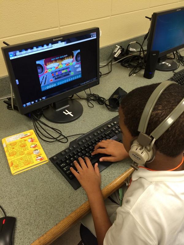 mspaynesclass1's tweet photo. Keyboarding during lab time. @dodgeelementary http://t.co/VZ7iDHPauX