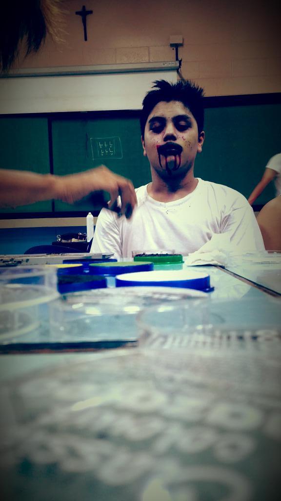 NocturnalFunRun's tweet photo. Zombie making behind the scenes.. 💀😈 #Nocturnal #KFD #M2016 http://t.co/2iVH8eWtvx