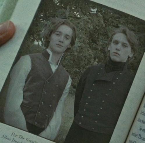 Happy 23rd Birthday to Toby Regbo ( He portrayed young Dumbledore in Deathly Hallows: Part 1. 