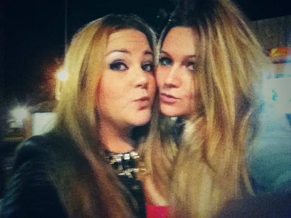 MariaGilAl's tweet photo. Noche de cañas con mi bombon de licoor 🍻😍 @Ani_AnAiS http://t.co/kB2ntpWwOt
