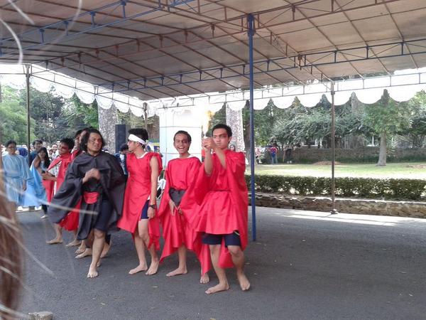 Wahhh keren nih perform dari <a href="/FTIITB2014/">FTI ITB 2014</a> 
#PerjuanganIndonesiaku #ZonaPerform