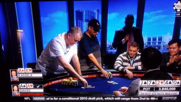 1LastShot23's tweet image. VAMOOOOO!!!!! @sdaviespoker  New chip leader!!!  #WSOPAPAC