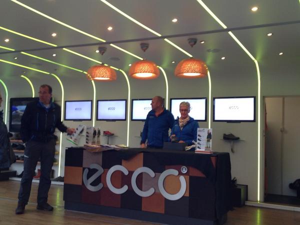 kienstraschoen's tweet photo. Alle lopers veel succes! Walk with Ecco! Wij hebben er zin in! @TussenSlikZand http://t.co/hk40nv3kmU