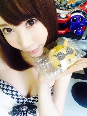 可愛いパンのプレゼント♡ ありがとうございます♡ http://t.co/I32NJbDymT