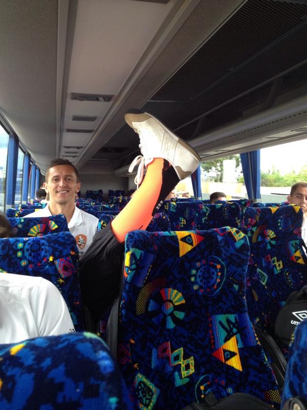 Fazzarino55's tweet photo. On the bus to the hotel!! @Kurtishi_MK7 happy to be in Perth!! @brisbaneroar !! #guesswhosfoot #randomshoe #GoRoar !! http://t.co/lBIdLYfQrM