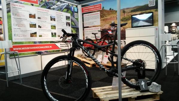 De nwste <a href="/SpecializedNLBE/">Specialized NL-BE</a> #Epic S-works Worldcup 29 bekijken? Hij staat in onze stand! Met dank aan <a href="/StappenbeltSCS/">StappenbeltSCS</a>
