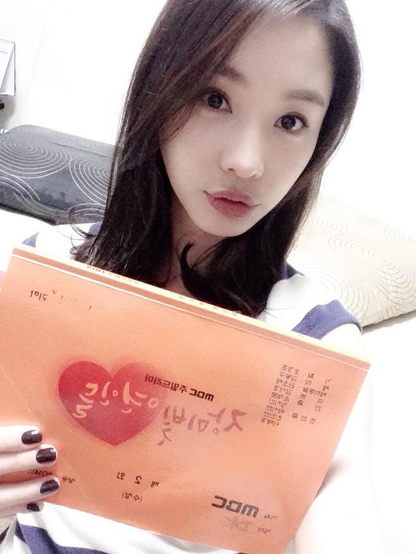 장미빛 연인들 잼있어요^^ 
내일은 저도 살짝 나오니까 본방사수 해주세요=^^=