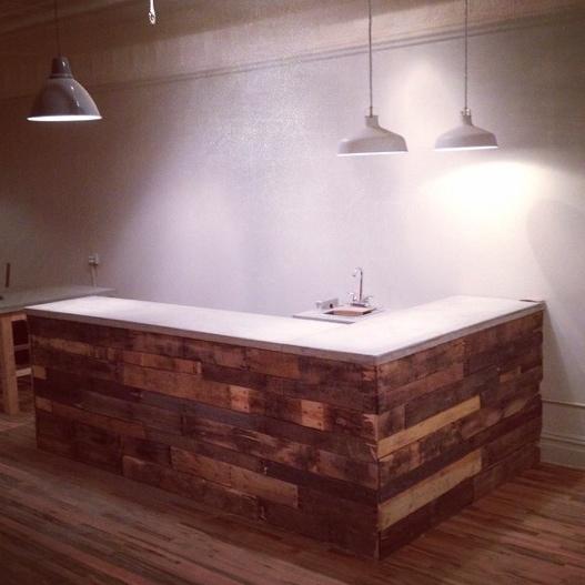 AQPCreative's tweet photo. 942 Summit is really coming along! @BloomsburySq @DoYouTea bar complete! #jerseycity #jc #shoplocaljc #jcartist http://t.co/QYyr5QCS3F