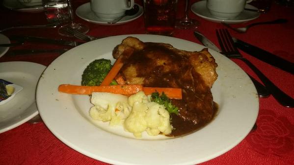 anandkl's tweet photo. Yummy at UTP Convocation Dinner... #UTPCLASS2014 http://t.co/Xpu4QSBNLL