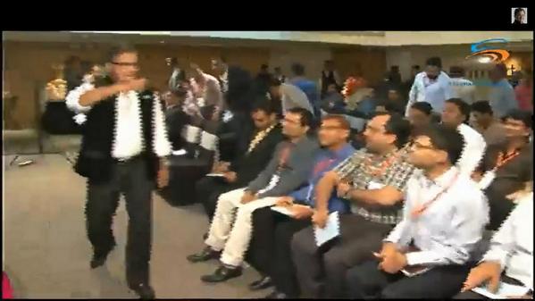 join2manish's tweet image. @IamSantoshNair speaking to the #entrepreneurs in #KnowledgeKnights 
#Surat 
@kajalrajput17 @TekiRosh @niteshmishra_