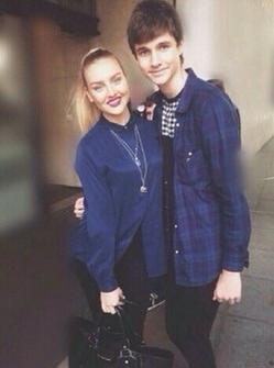 PerrieIsBeauty's tweet photo. Perrie and a fan today 2014-10-18 #PerrieFacts http://t.co/phYlebAvMl