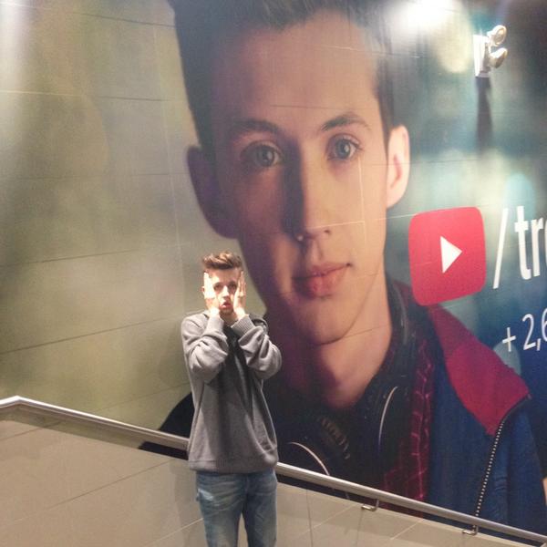 troyesivan's tweet photo. stressing out http://t.co/fSyR6iy1kj