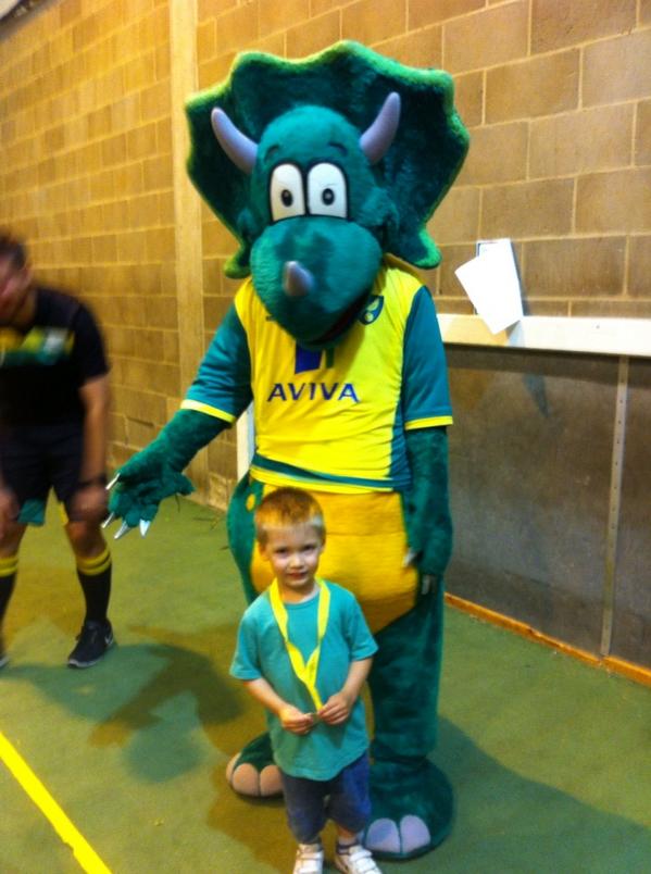 BPlayer1981's tweet image. Henry loved Sportytots with sportysauraus this morning! @NorwichCityCSF