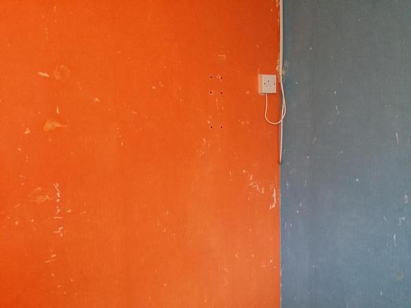 DotDesignMedia's tweet image. Who paints walls this colour? Lovely details though :) #DIYHELL #wallpaper #scrapping