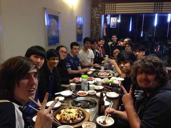 Fasffy's tweet photo. Korean BBQ!! @KensteOCE @koloie @YozoraLoL @akgnada @VeritasKim @Chief_Sangy @UberGiantsBro @JKSmithyLoL @ZaheLoL http://t.co/BAlccXMCPV