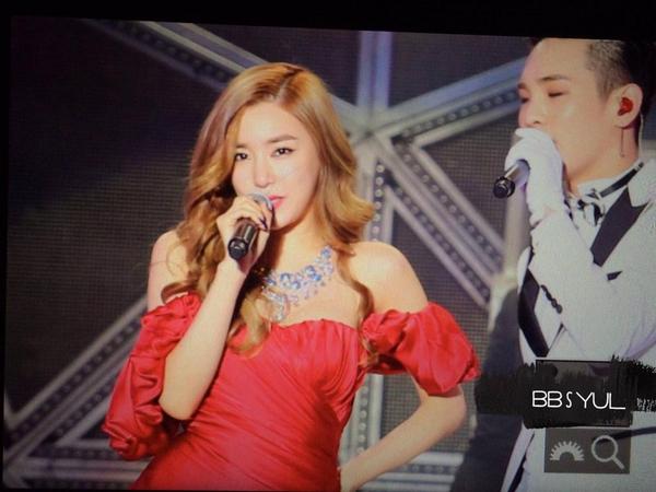 [PIC][17-10-2014]SNSD khởi hành đi Thượng Hải – Trung Quốc để tham dự "SMTOWN LIVE WORLD TOUR IV IN SHANGHAI" vào tối nay B0OJhUDCcAAYa5V