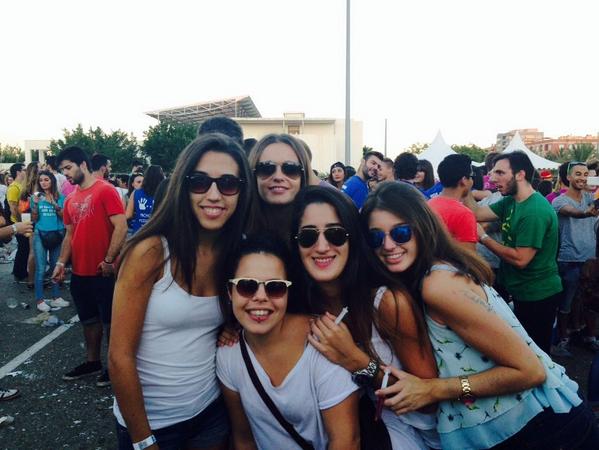 aliciaborondo's tweet photo. Finde inmejorable con mis Enfermeras Cachondas 😍 #WokiMoki #PaellasUmh 💪 http://t.co/RanGhQbb8s