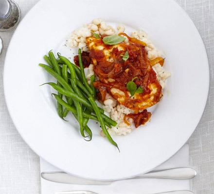 BBCGoodFoodShow's tweet photo. #RecipeOfTheDay Cacciatore Chicken, roasted veg & Parmesan potatoes #GFKitchen #GFSScotland http://t.co/AWDkRXjRiq http://t.co/TfXqU4OUO4