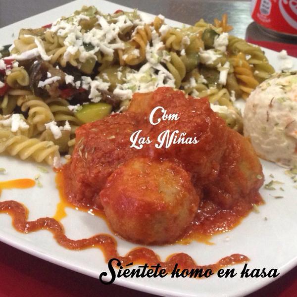 CBMtarifa4's tweet photo. Deliciosas las albóndigas con nuestra especial salsa de tomate http://t.co/JR3qapjNib