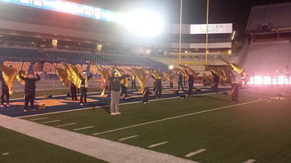 ginger_on_fire's tweet photo. Good morning everyone. It's Gameday! #WVUColorguard #LetsGoMountaineers #BeatTheBears http://t.co/uVpDZhOjMR