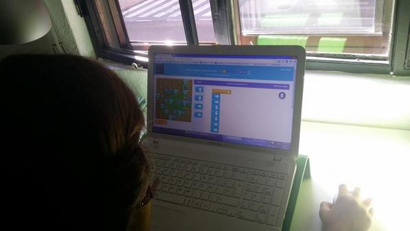 jorgeosuna666's tweet image. La programación para niños comienza con unos bloques y unos Angry Birds @coderdojo_CC #codeweekend #dojodate