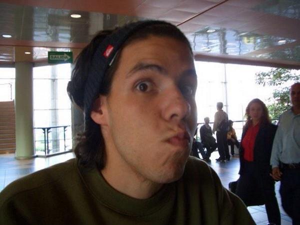 FutbalLookalike's tweet photo. .@yosiniro - Tevez http://t.co/K8miAyb6pl