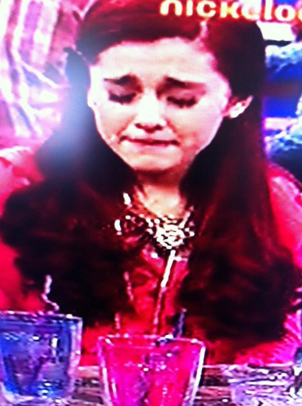 GrandezBoy's tweet photo. shE IZ ON MY tVVVVVVVVVVVVVVV http://t.co/BbdigOivl2