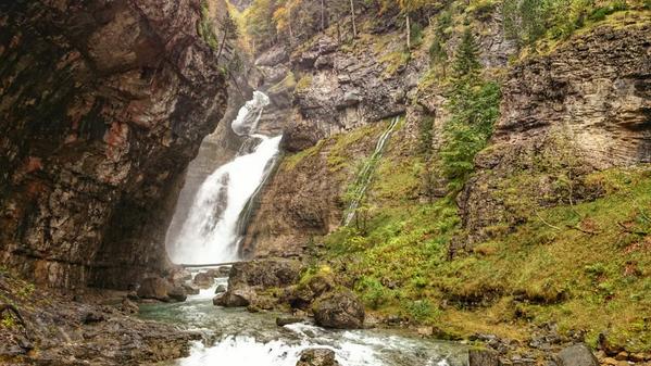 aquilatierratve's tweet photo. ¡Precioso! RT @RavenCT78: @aquilatierratve @jacobpetrus_tve #Otoño en el Parque Nacional de #Ordesa y Monte Perdido. http://t.co/8fGlP1JrnK