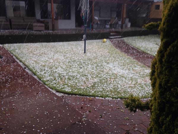 LandscapesWA's tweet photo. This was unbelievable, enough ice to cover this lawn. #perthstorm #landscapingperth #howdoesmycarlook http://t.co/M2kOaGnlX4