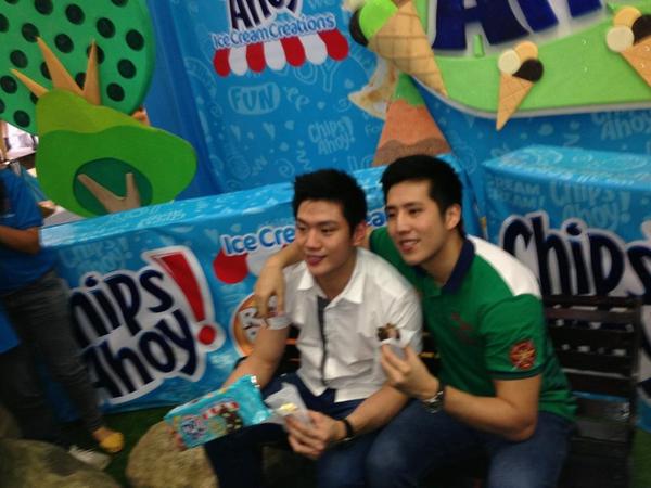 TENGforTHREE's tweet photo. Chips Ahoy! TENG Brothers 💚💛
Credit photo by: @PrettyPorky http://t.co/LTZnrxGbVW