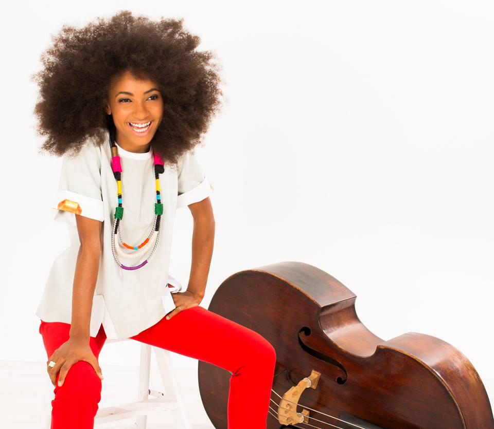Happy birthday to the world class jazz bassist & singer Esperanza Spalding! Im a big fan! :-) 