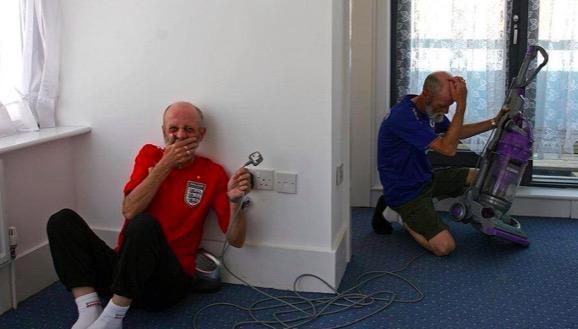 danielronaldds's tweet image. Lol RT @TheWeirdWorld: You're never too old to have fun..