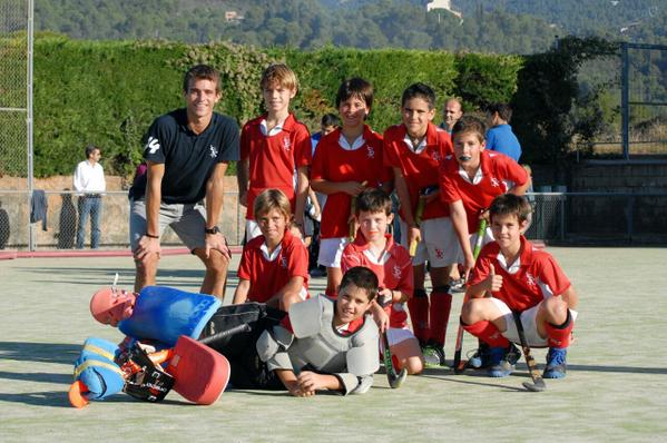urisalvador14's tweet photo. Molt content d la feina feta i del magnífic inici. Equip molt il.lusionant l'Aleví A del @cdterrassa1910 @escolaCDTH http://t.co/ohhuqDU6Rc