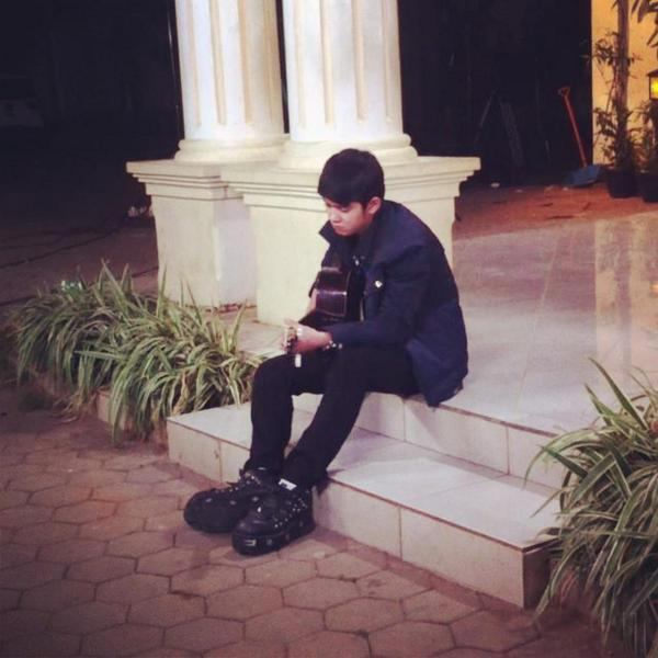 IjahGGS's tweet photo. #DigoGGS #SharePict #GantengGantengSerigalaSCTV_ #DigoSisiLovers  @alysarief @aliando26 @DigoSisiLovers 😞 http://t.co/ts3Ti4DHl0