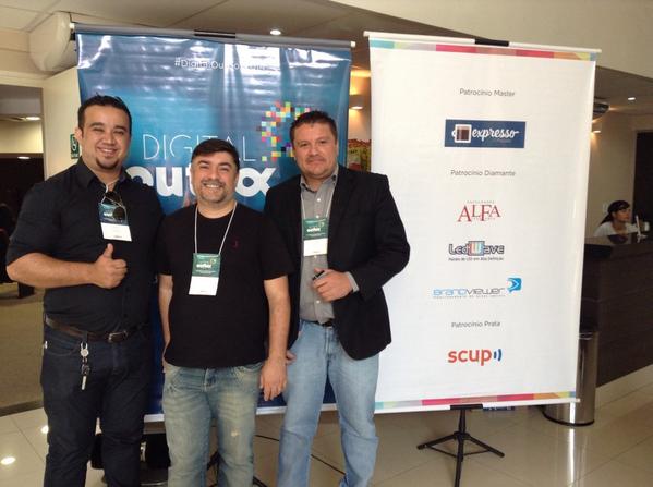 lincapontola's tweet photo. Com o @giancarlojs e @luizinacio1 no evento #Digitaloutbox em Goiânia. #BrandViewer http://t.co/ywJCkTaayo