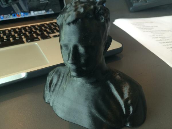 HDvdHeide's tweet photo. Zojuist in de @rtvnofwns mijn "evenbeeld" in #3D aangeboden door @evenredig welke onlangs te gast was in onze show! http://t.co/IHiyeLymyc