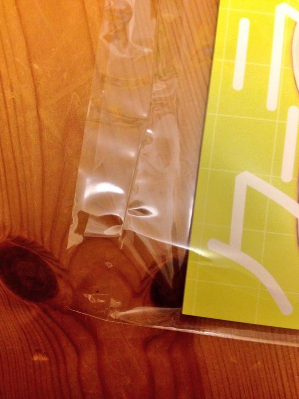 つくし En Twitter ダイソーでハンディーシーラーなるものが売ってたので薄い本の自家通販用の梱包に使ってみた ふくろは同じくダイソーのa425枚入りのクリアポケット 空気穴程度の隙間開けてとじてるけど 開ける時も素手でペリペリと簡単に開いていい感じ Http つくし En Twitter ダイソーでハンディーシーラーなるものが売ってたので薄い本の自家通販用の梱包に使ってみた ふくろは同じくダイソーのa425枚入りのクリアポケット 空気穴程度の隙間開けてとじてるけど 開ける時も素手でペリペリと簡単に開いていい感じ Http