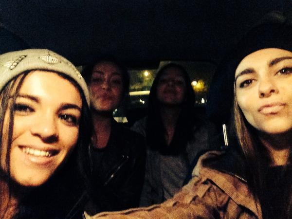 merylorenzo1's tweet photo. "@CarmenLT91: Bitches time @Andreaahermida @Ananavasp @merylorenzo1 http://t.co/HD11JUUeFY"no se laas puede qerer maas!
