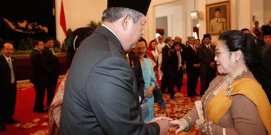 WaspadaOnline's tweet photo. Usai Jokowi-Prabowo, kapan Mega-SBY bersua? http://t.co/1z2PvTBqt0 http://t.co/Bdk6ze6Q6a