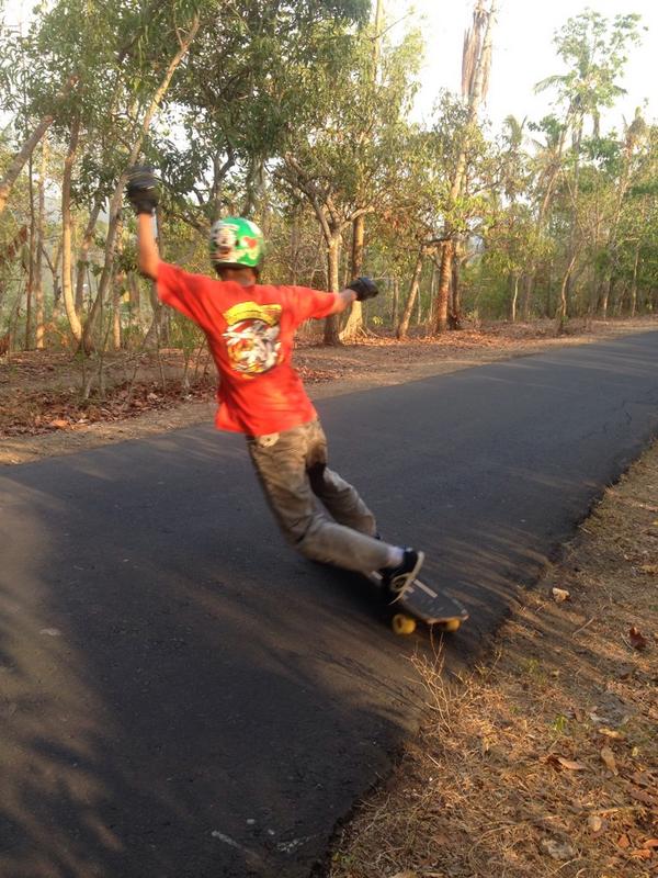 AsepLongboard7's tweet image. #toesidecheck #standupslide #learn @lombokpostfm @TalkAboutLOMBOK @Globalfmlombok @lombokawesome @Metro_TV