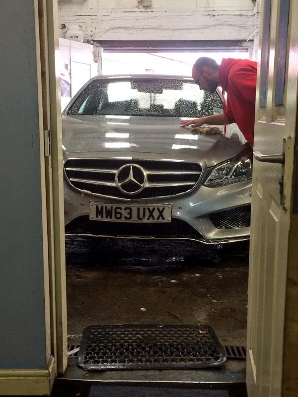 harrykingkhan's tweet photo. Car wash time at @heatoncarwash http://t.co/mTqr0WHave