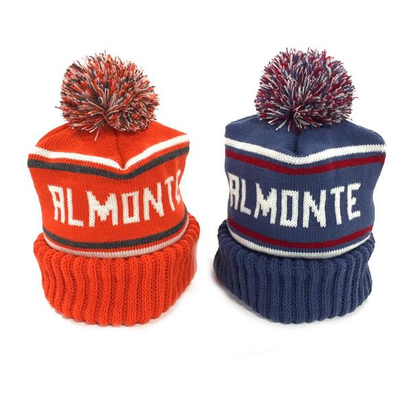 SmallTownThink's tweet photo. I bet @JosieandTheCity will want the "Alumni Orange" vintage Almonte toque. Just a hunch... http://t.co/kHoqCN7giF