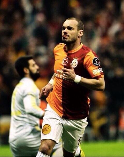 AĞLAMA FENER,
SNEIJDER KOYAR GEÇER !