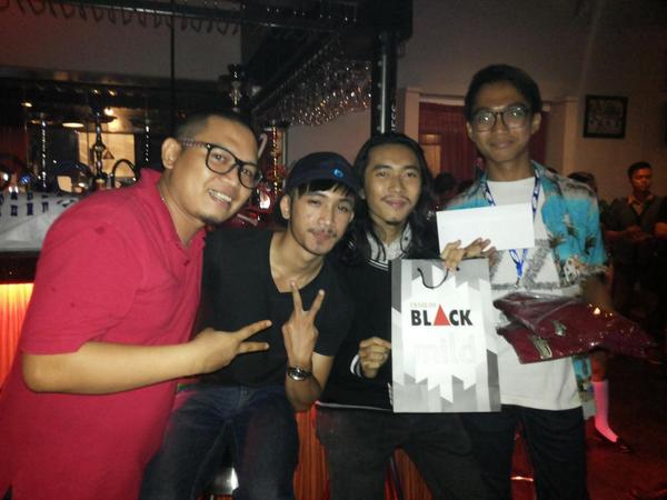 Nomadance's tweet photo. Yihaaaaa 😄😄😄 “@zoompalace Selamat untuk pemenang Big Bang @Nomadance http://t.co/SEq8O7Reuj”
